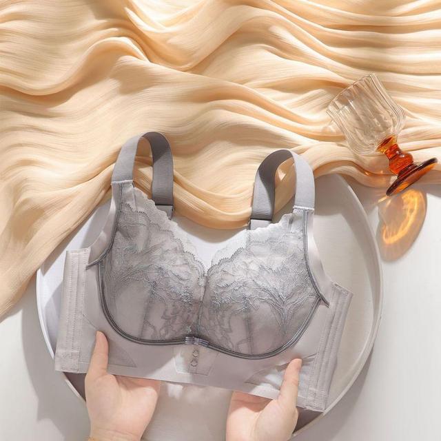 Lace Wireless Push Up Bra Product Image