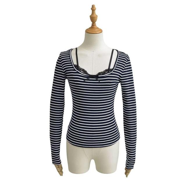 Long Sleeve Lace Panel Striped Slim-Fit Crop T-Shirt Product Image