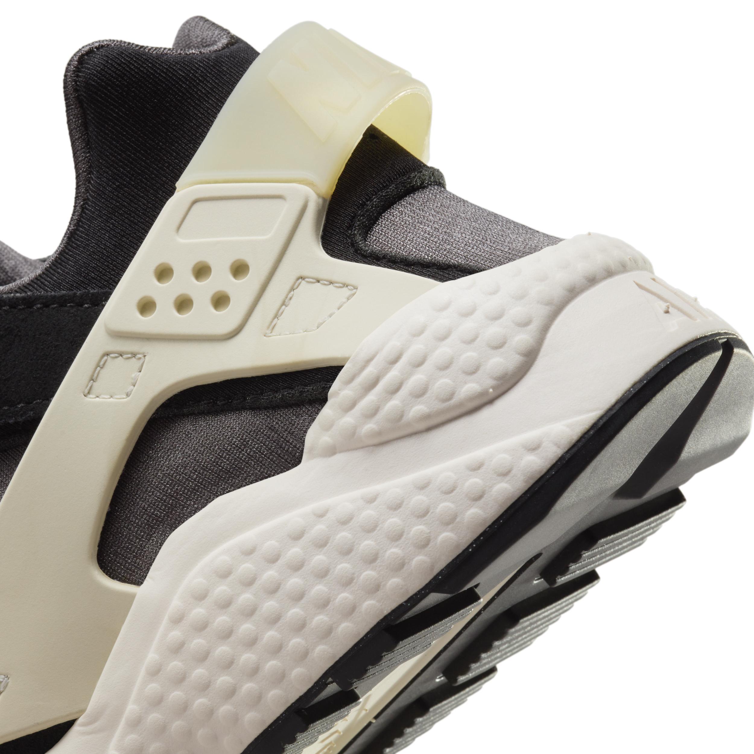 Nike Men's Air Huarache Shoes Product Image