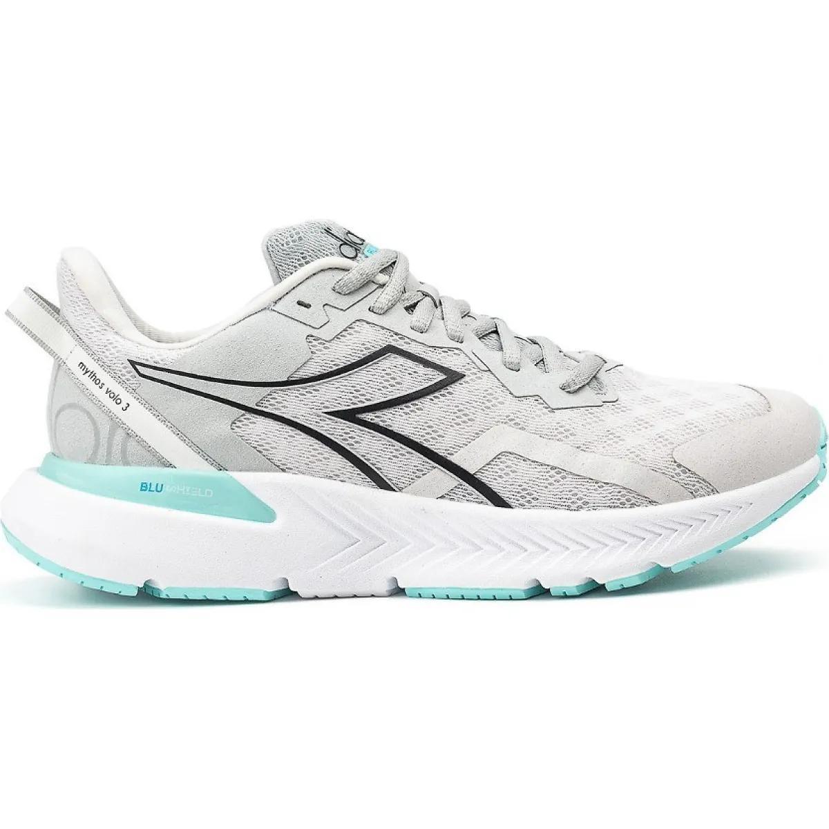 Women's | Diadora Mythos Blushield Volo 3 Product Image