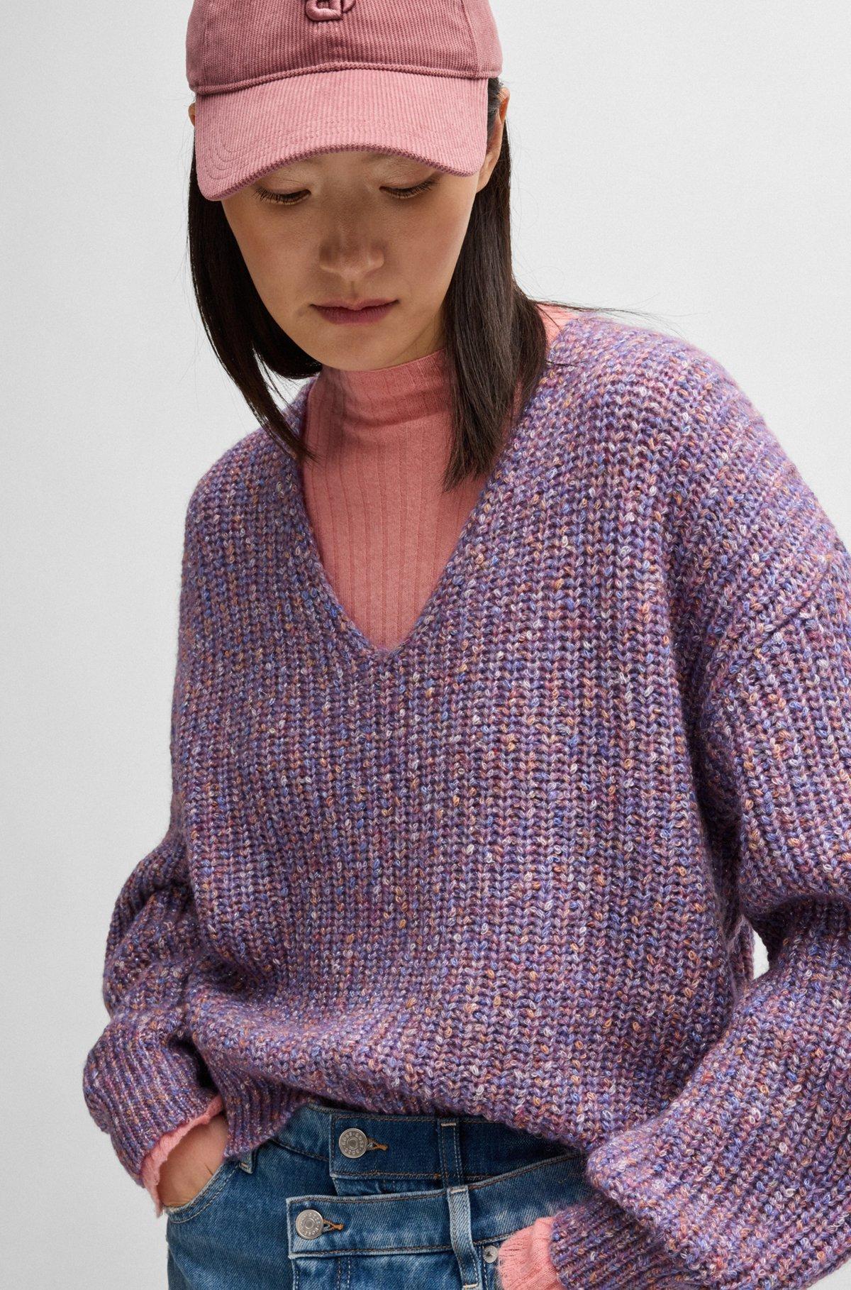 Relaxed-fit V-neck sweater in a ribbed knit Product Image