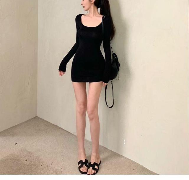 Long Sleeve Scoop Neck Plain Bodycon Mini Dress Product Image