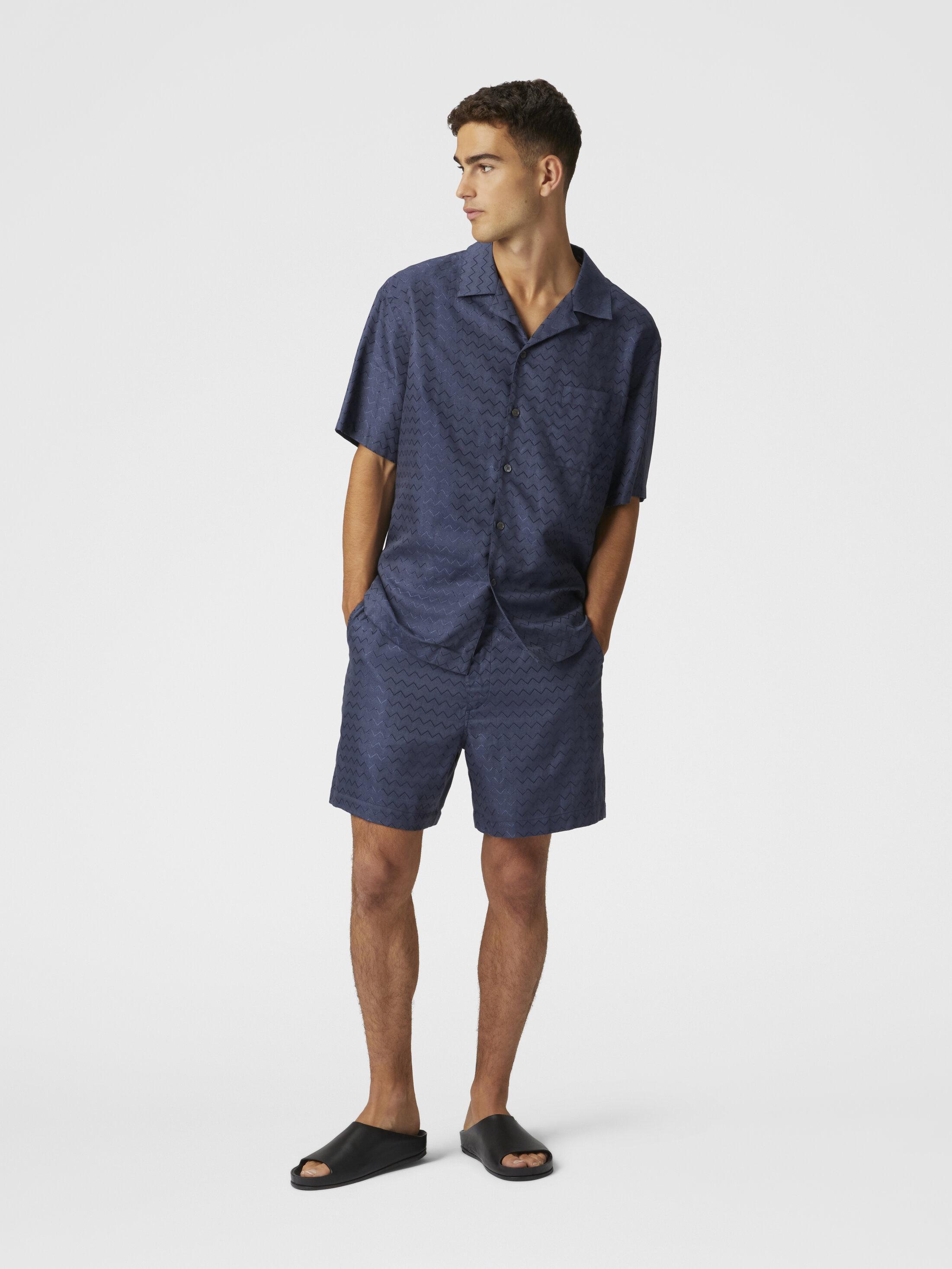 Tailored shorts in cotton, viscose and linen with shiny zigzag pattern Product Image