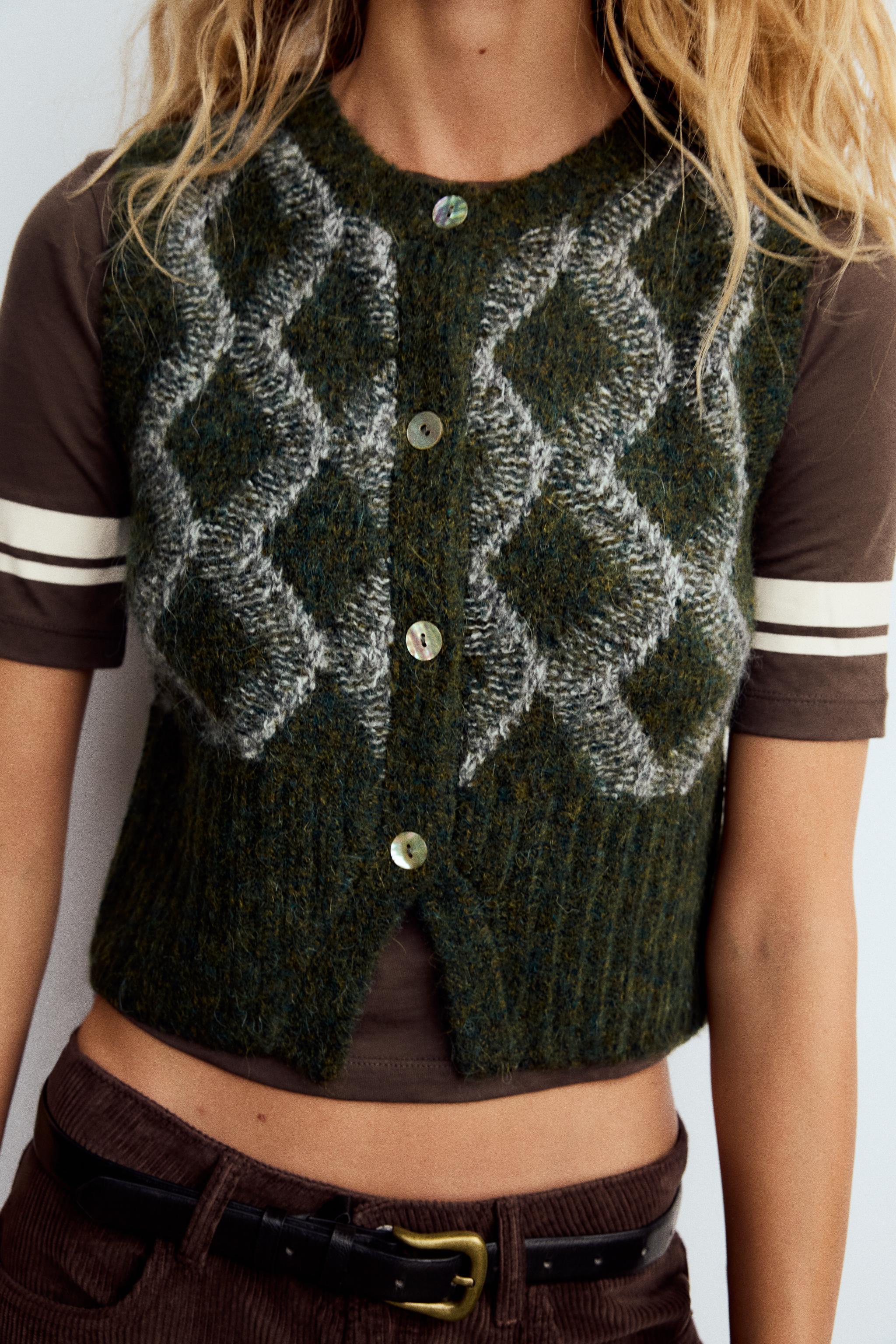 KNIT ARGYLE VEST Product Image