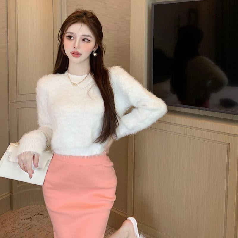 Round Neck Plain Cropped Sweater Product Image