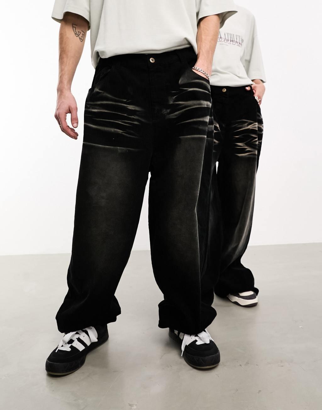 COLLUSION Wide leg cord pants in black Product Image