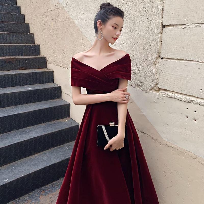 Short-Sleeve Off Shoulder Plain Ruched A-Line Evening Gown / Cocktail Dress Product Image