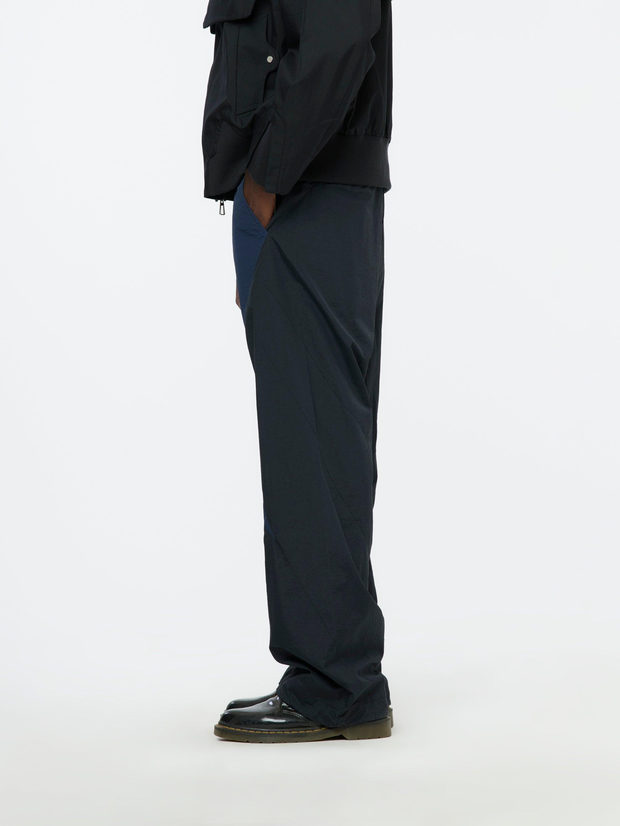 TRACK PANT (Black / Dark Blue) Product Image