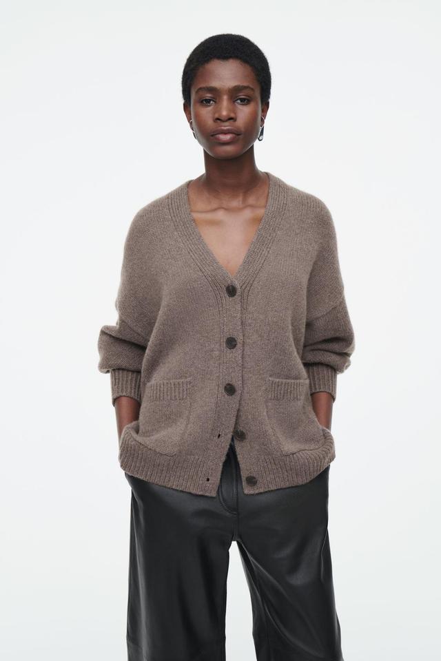 CHUNKY CASHMERE-BLEND CARDIGAN Product Image