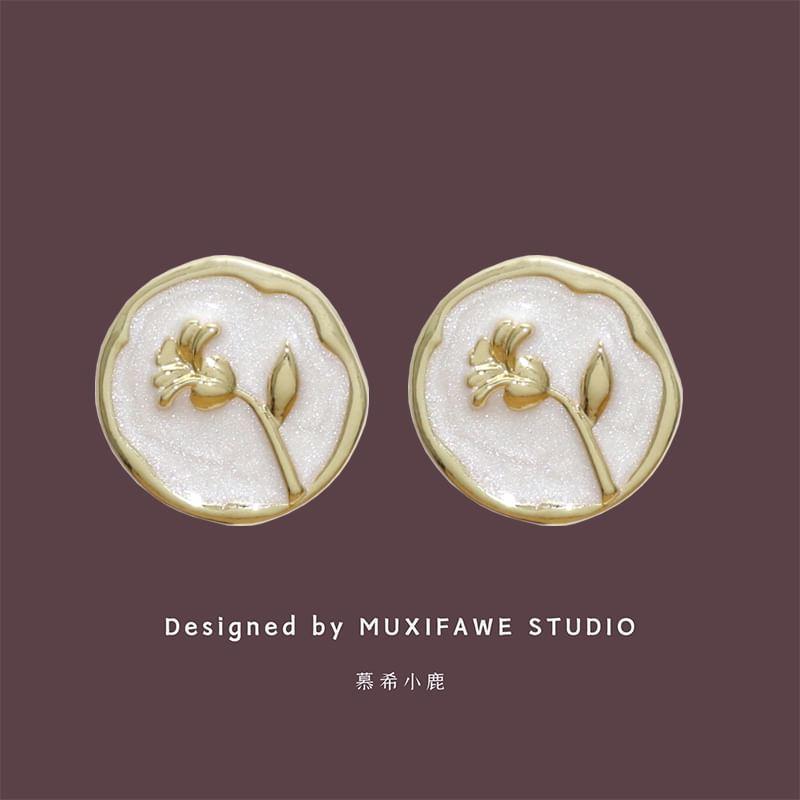 Floral Stud Earring / Clip-On Earring Product Image