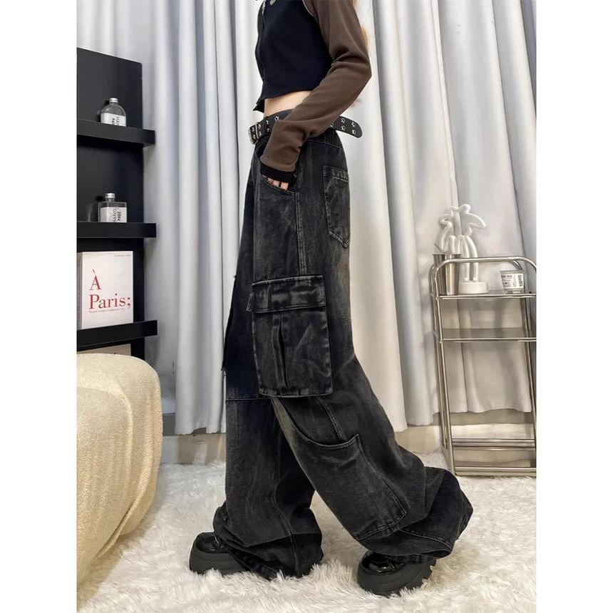 Low Rise Washed Wide Leg Cargo Jeans Product Image