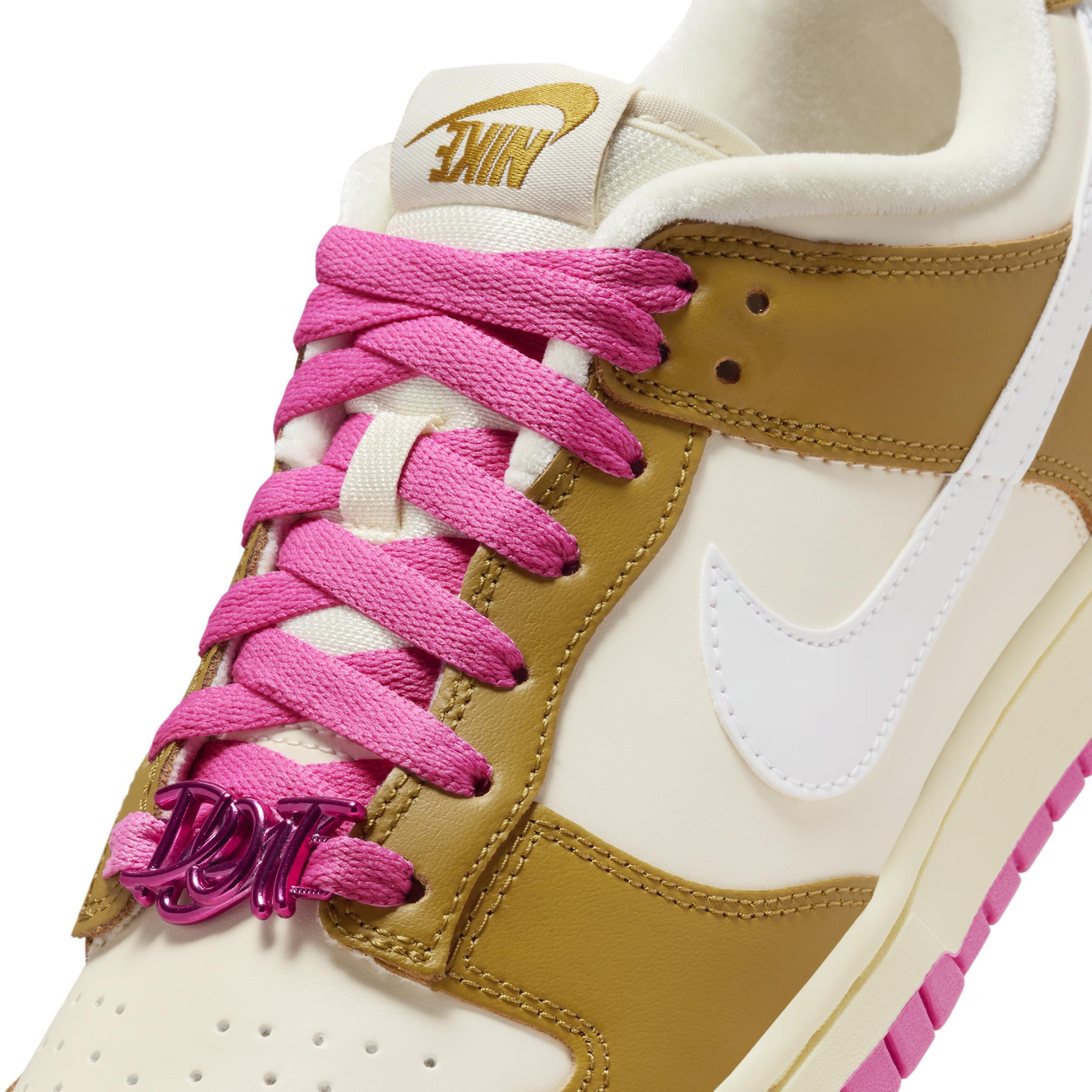 Nike Women's Dunk Low SE Shoes Product Image