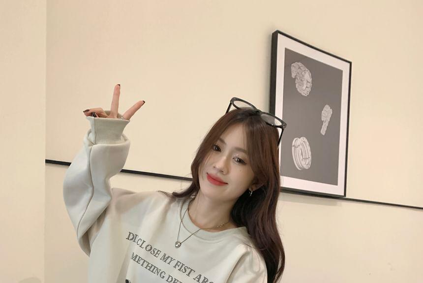 Round Neck Heart Print Oversized Sweatshirt Product Image