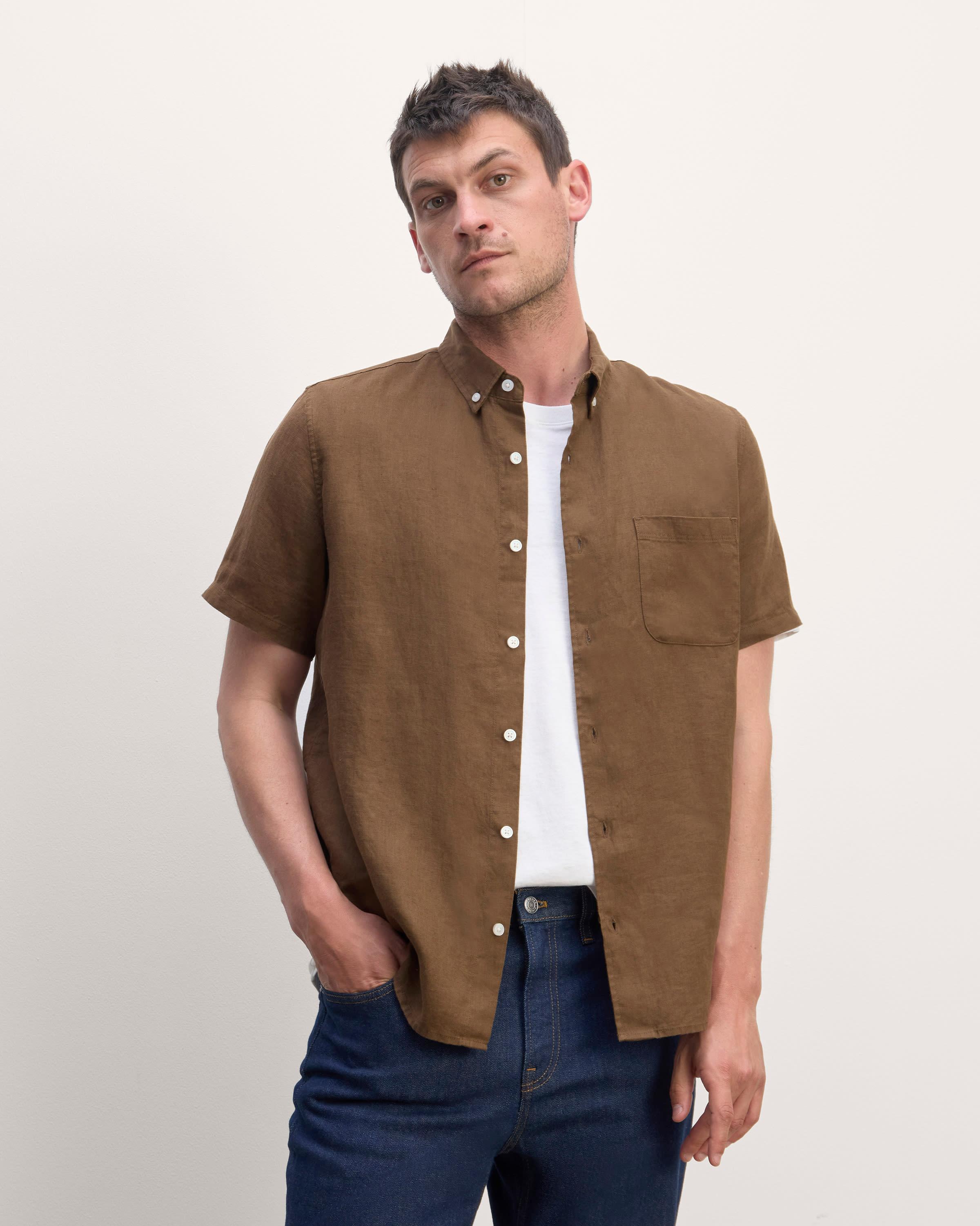 The Classic Short-Sleeve Shirt in Linen Product Image