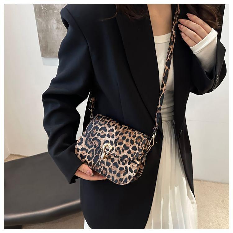 Leopard Patterned Flap Crossbody Bag Product Image