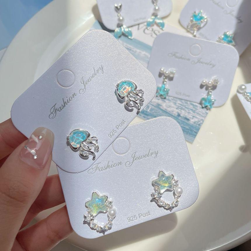 Ocean Stud Earring Product Image