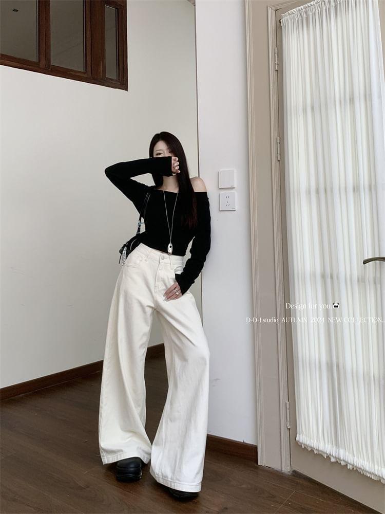 Mid Rise Plain Wide Leg Jeans Product Image