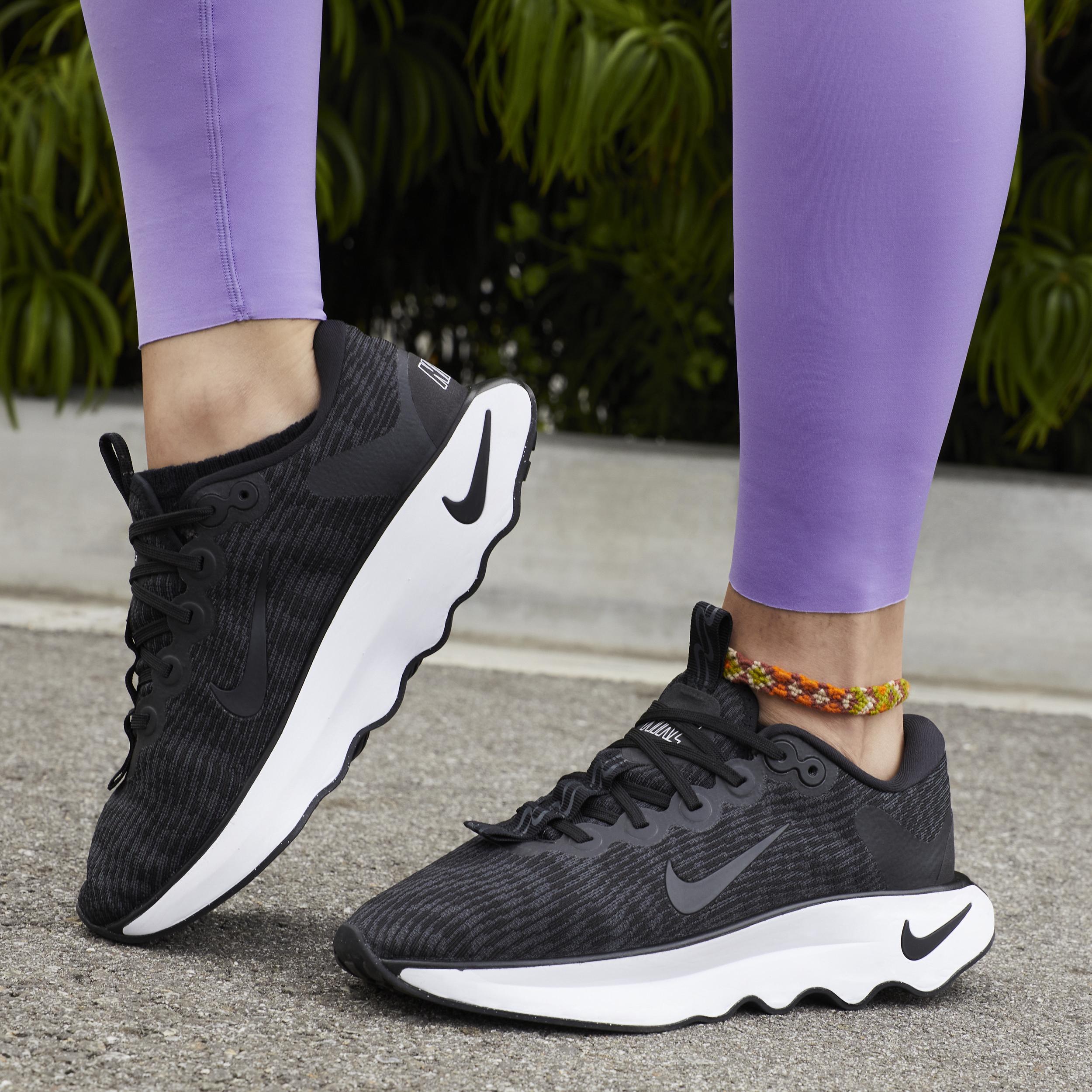 Nike Women's Motiva Walking Shoes Product Image