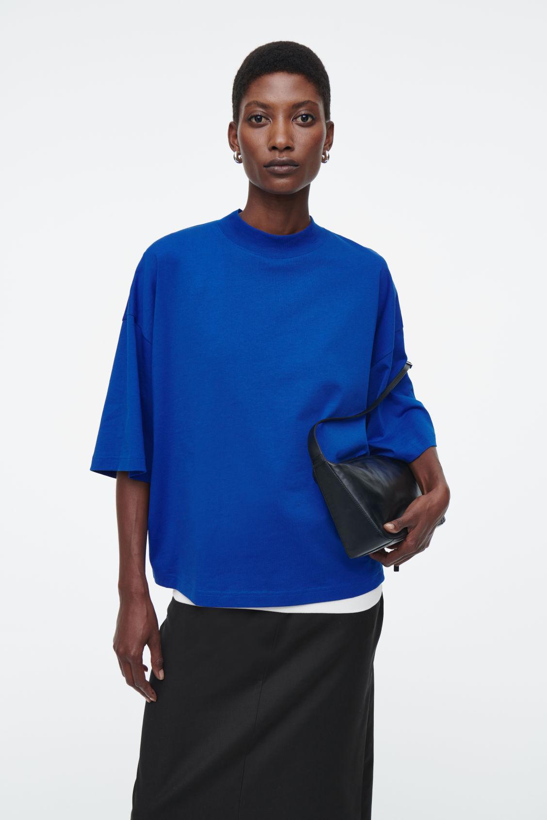 BOXY MOCK-NECK T-SHIRT Product Image