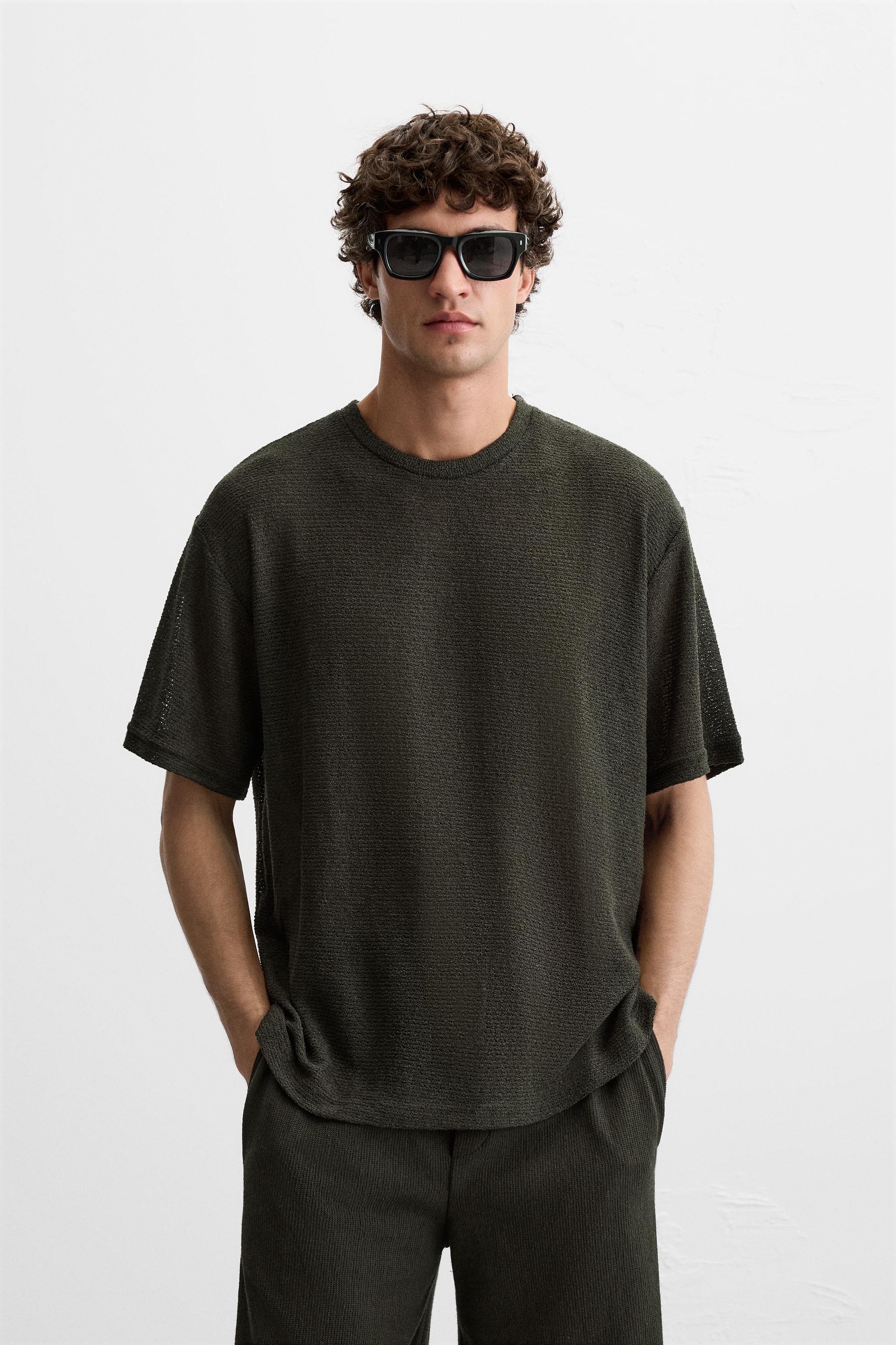 TEXTURED T-SHIRT Product Image