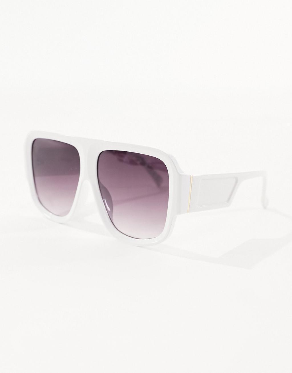 Jeepers Peepers shield sunglasses in white Product Image