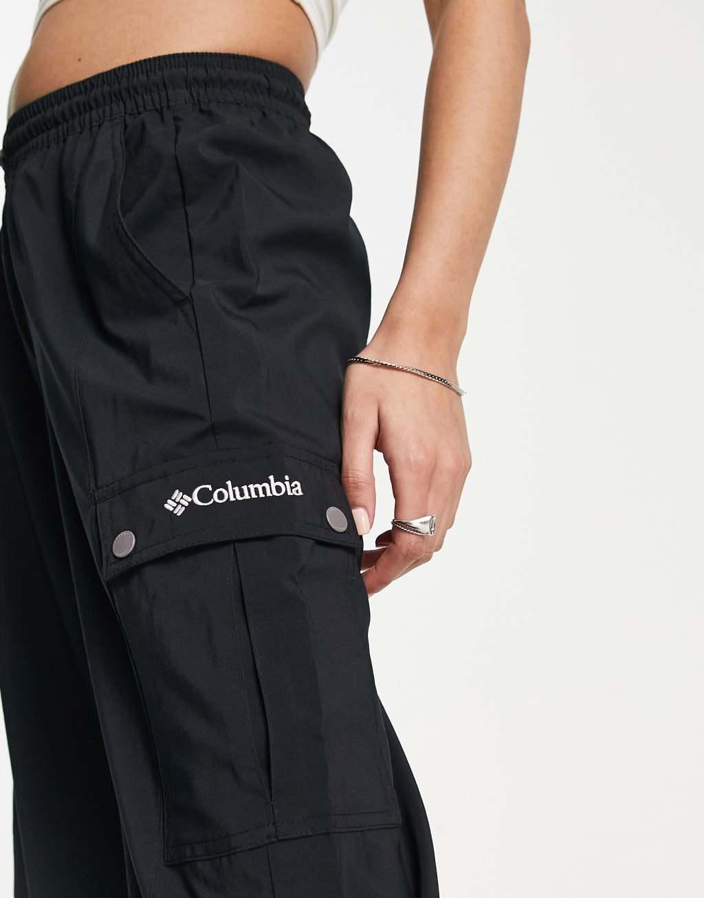 Columbia Cleetwood Cove oversized cargo sweatpants in black exclusive to ASOS  Product Image