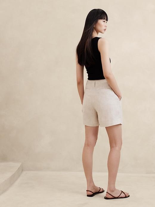 Lina Pleated Linen Short Product Image