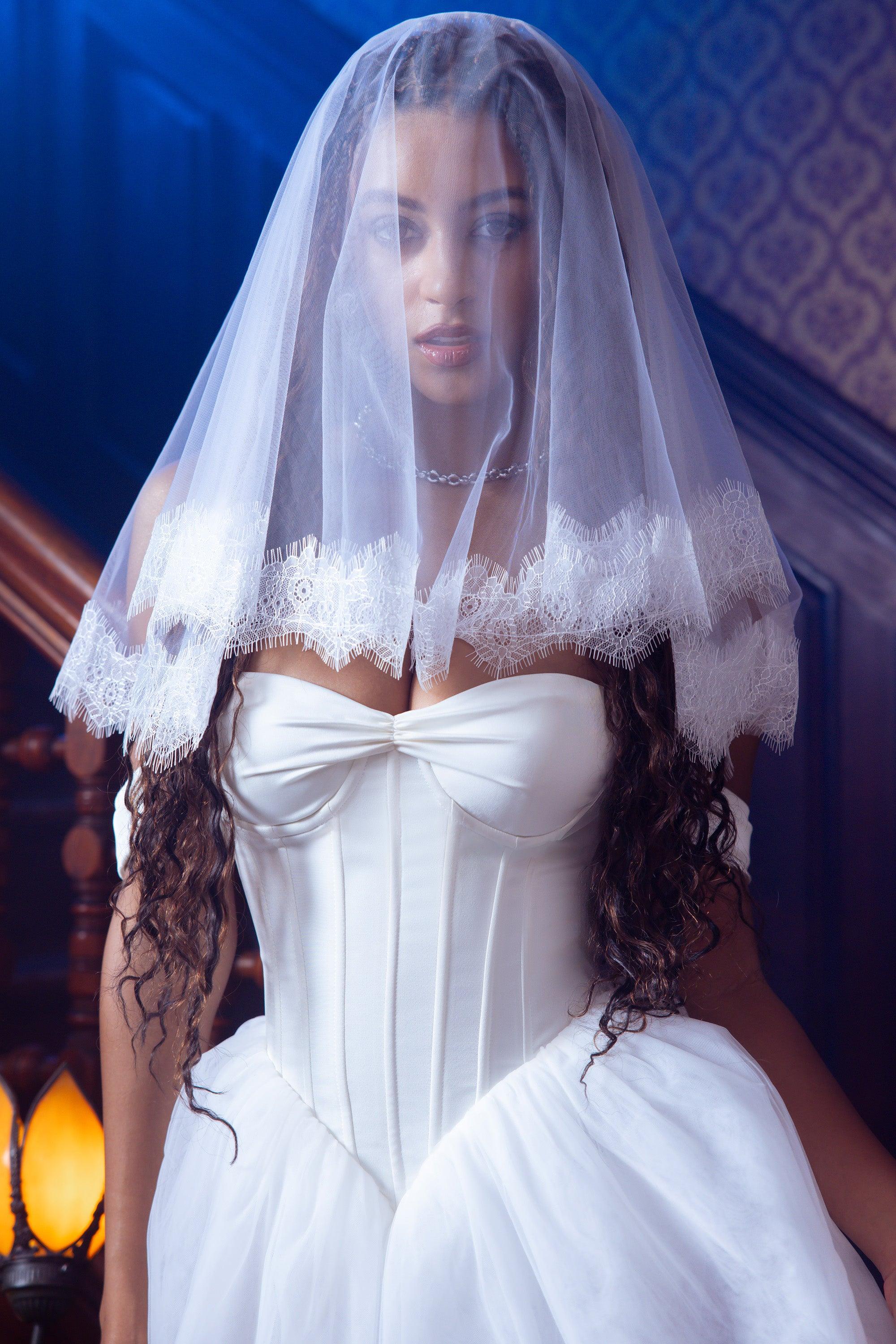 Lace-Trim Veil in White Product Image