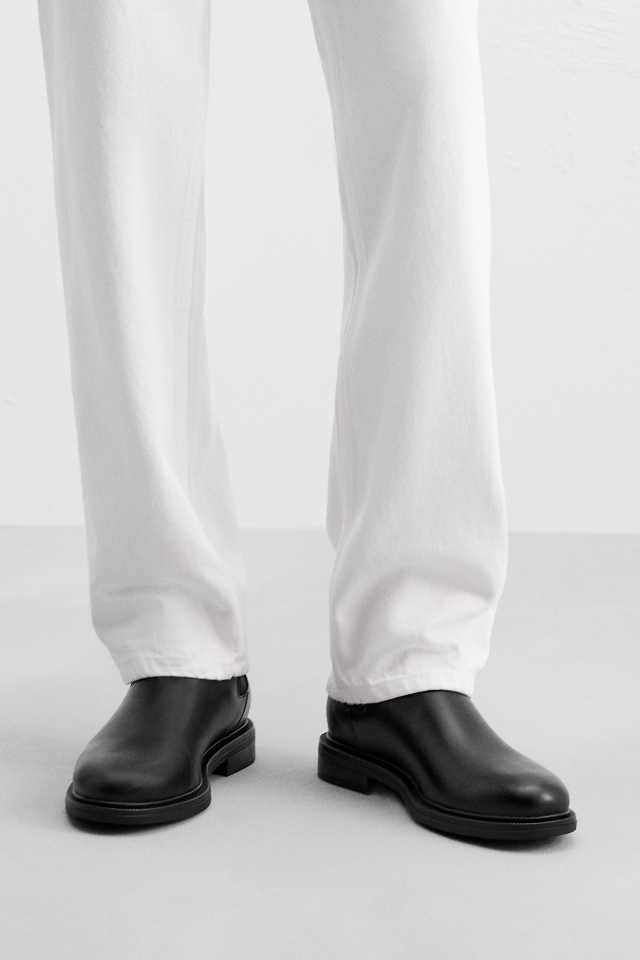 CHELSEA BOOTS Product Image