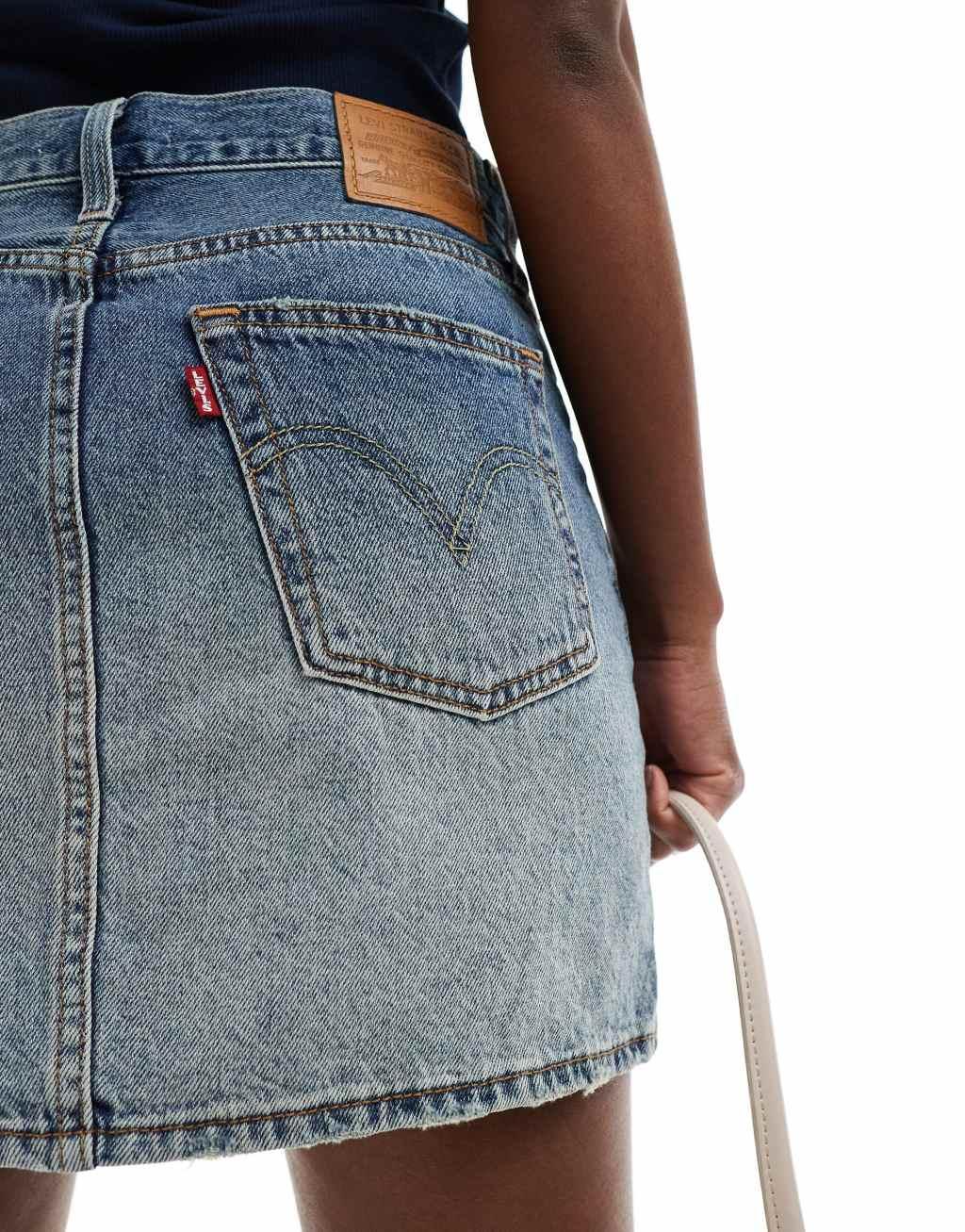 Levi's icon vintage denim skirt in mid blue Product Image