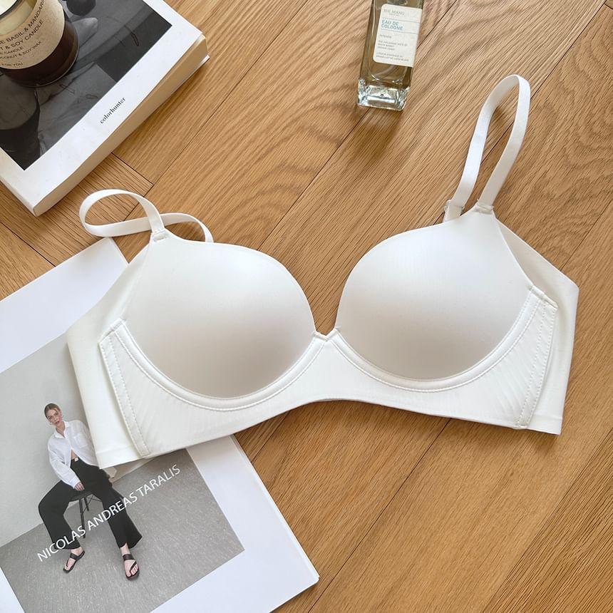 Plain Wireless Push Up Bra Product Image