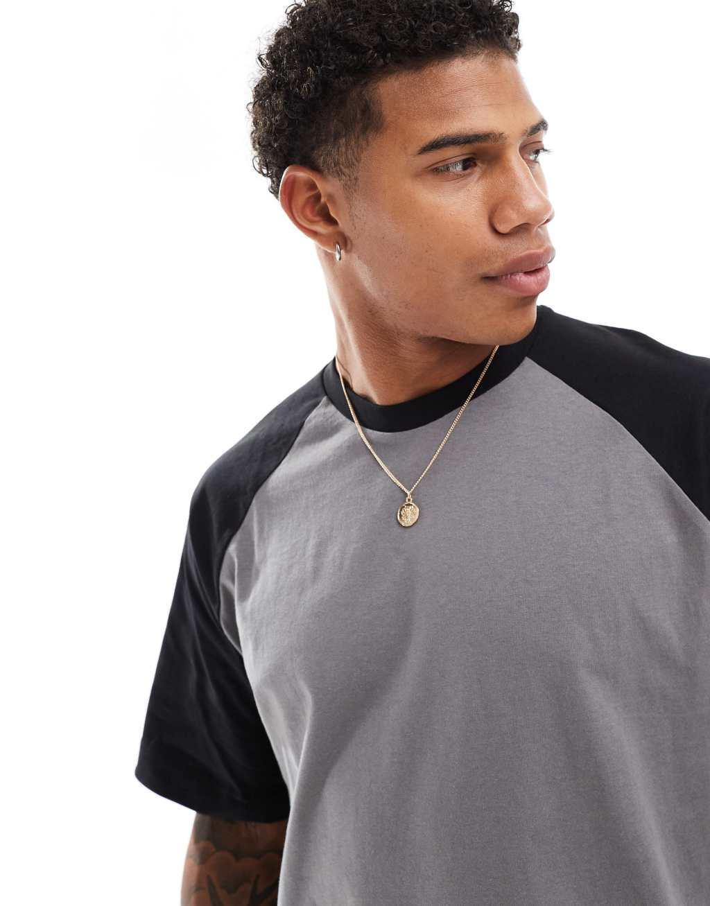 Jack & Jones super oversized raglan t-shirt in dark gray & black Product Image