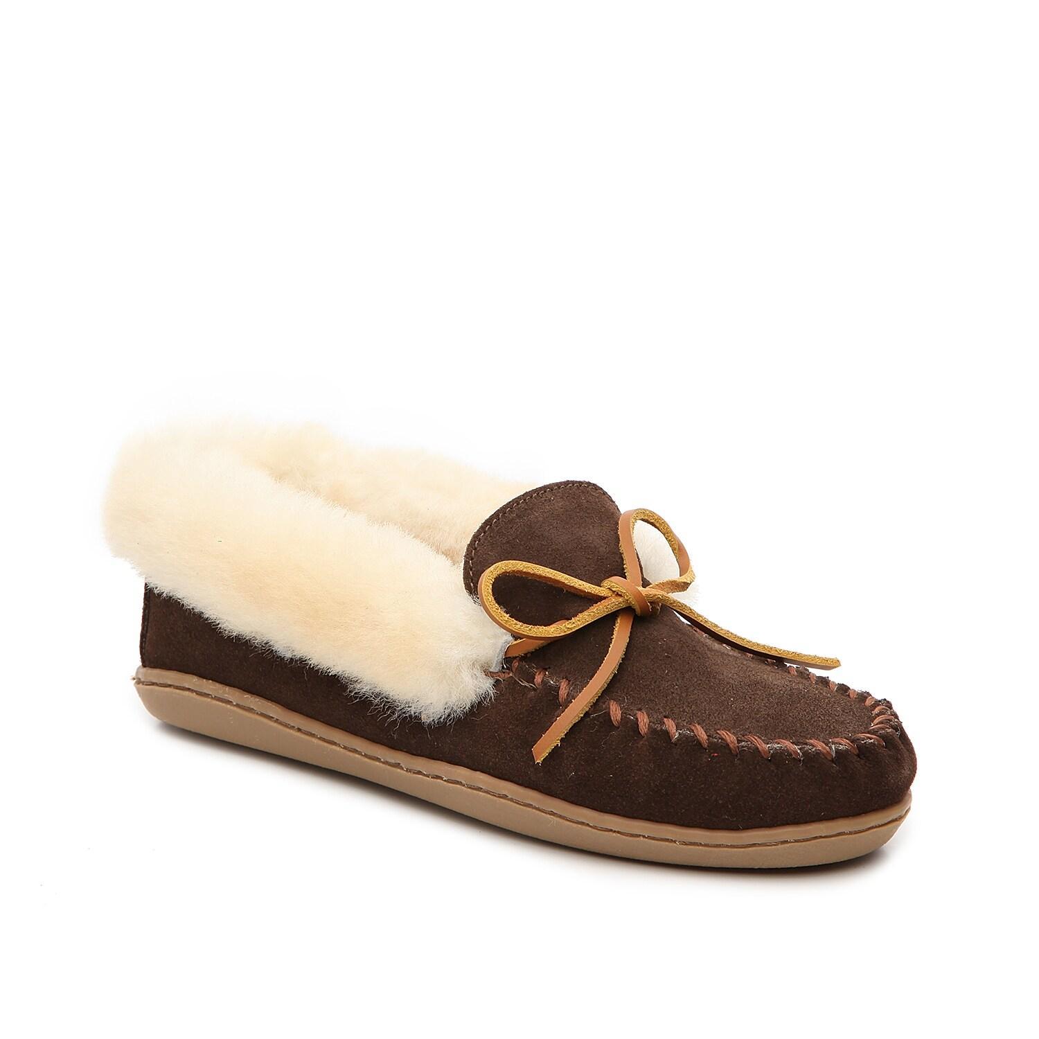 Minnetonka Alpine Genuine Shearling Slipper Product Image