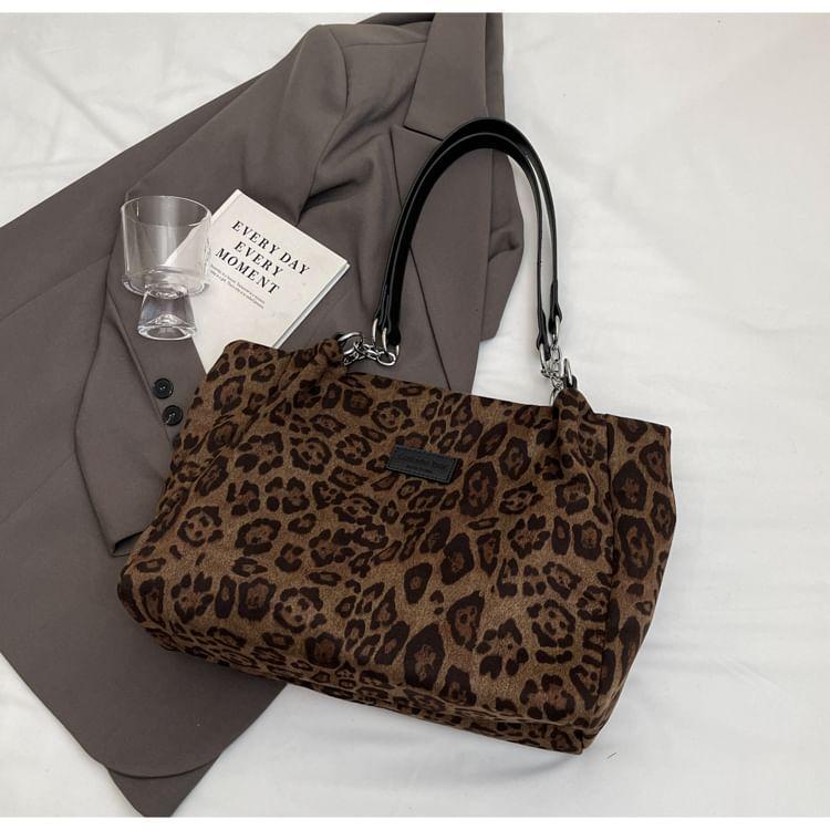 Leopard Print Chain Strap Tote Bag Product Image