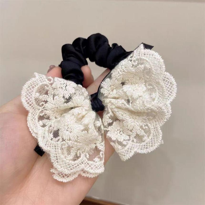 Lace Bow Scrunchie Product Image