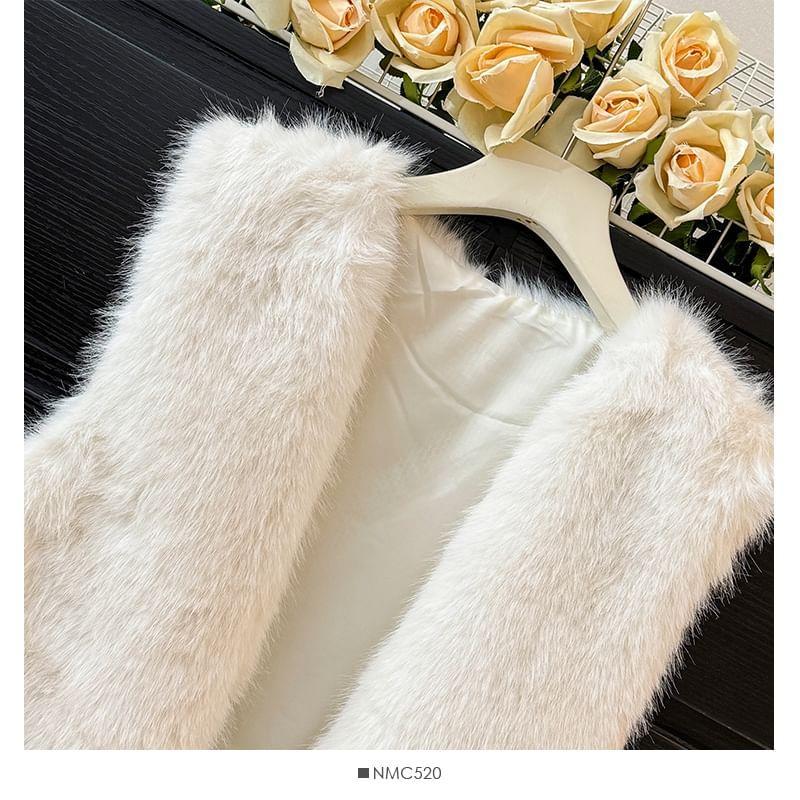 Faux-Fur V-Neck Long Vest Product Image