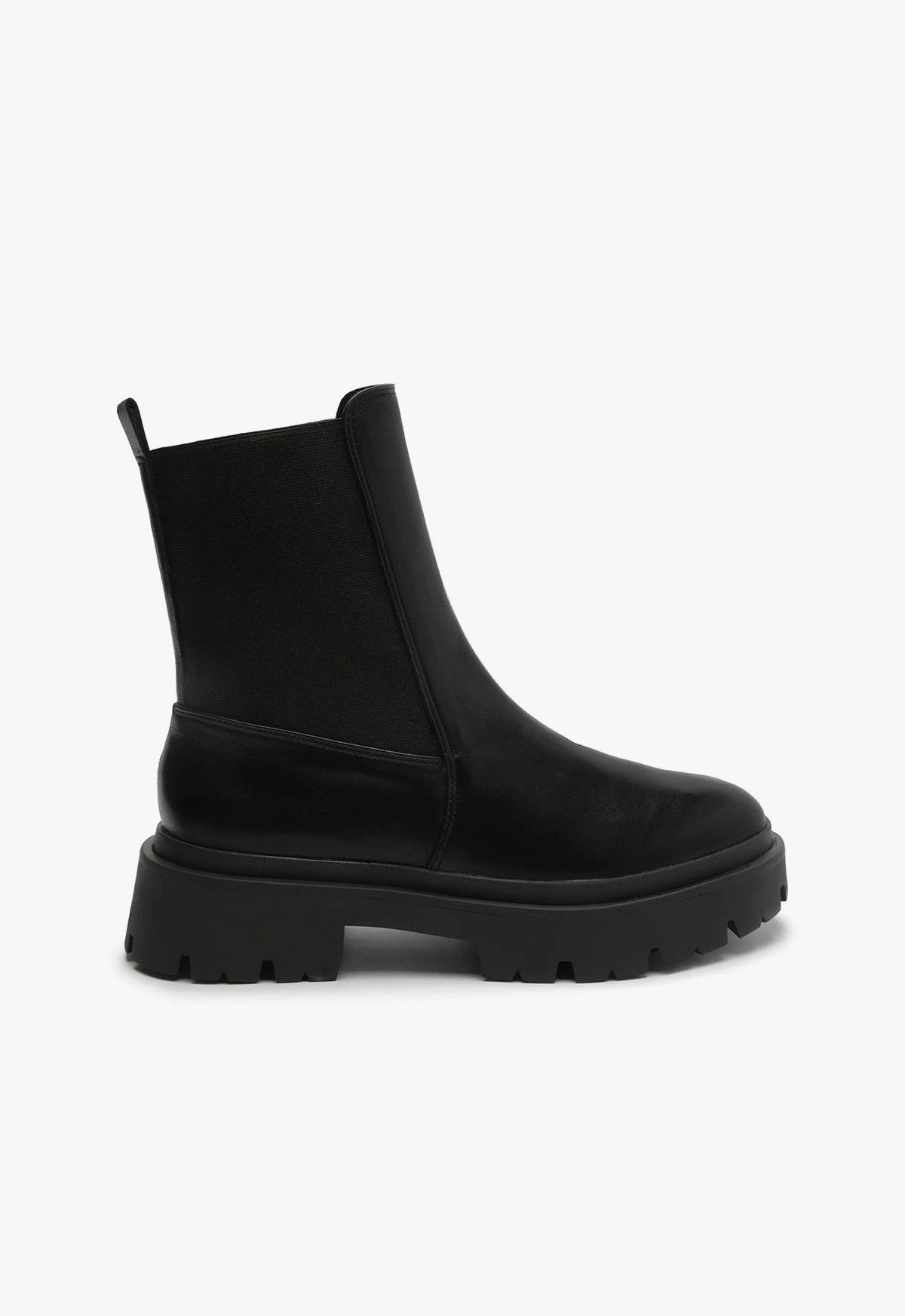 Womens Billie Leather Chelsea Boots Product Image