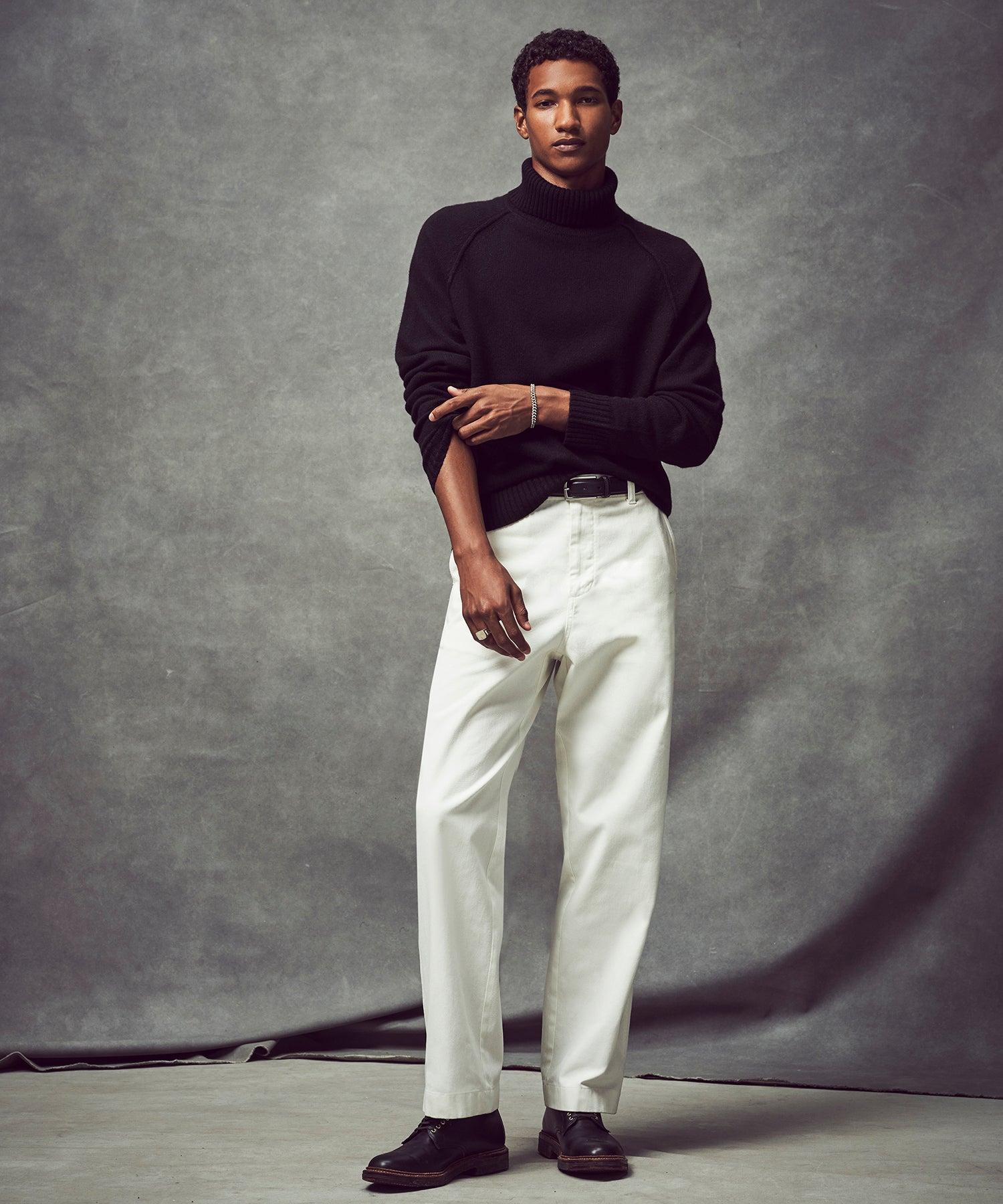 Nomad Cashmere Turtleneck in Black Product Image