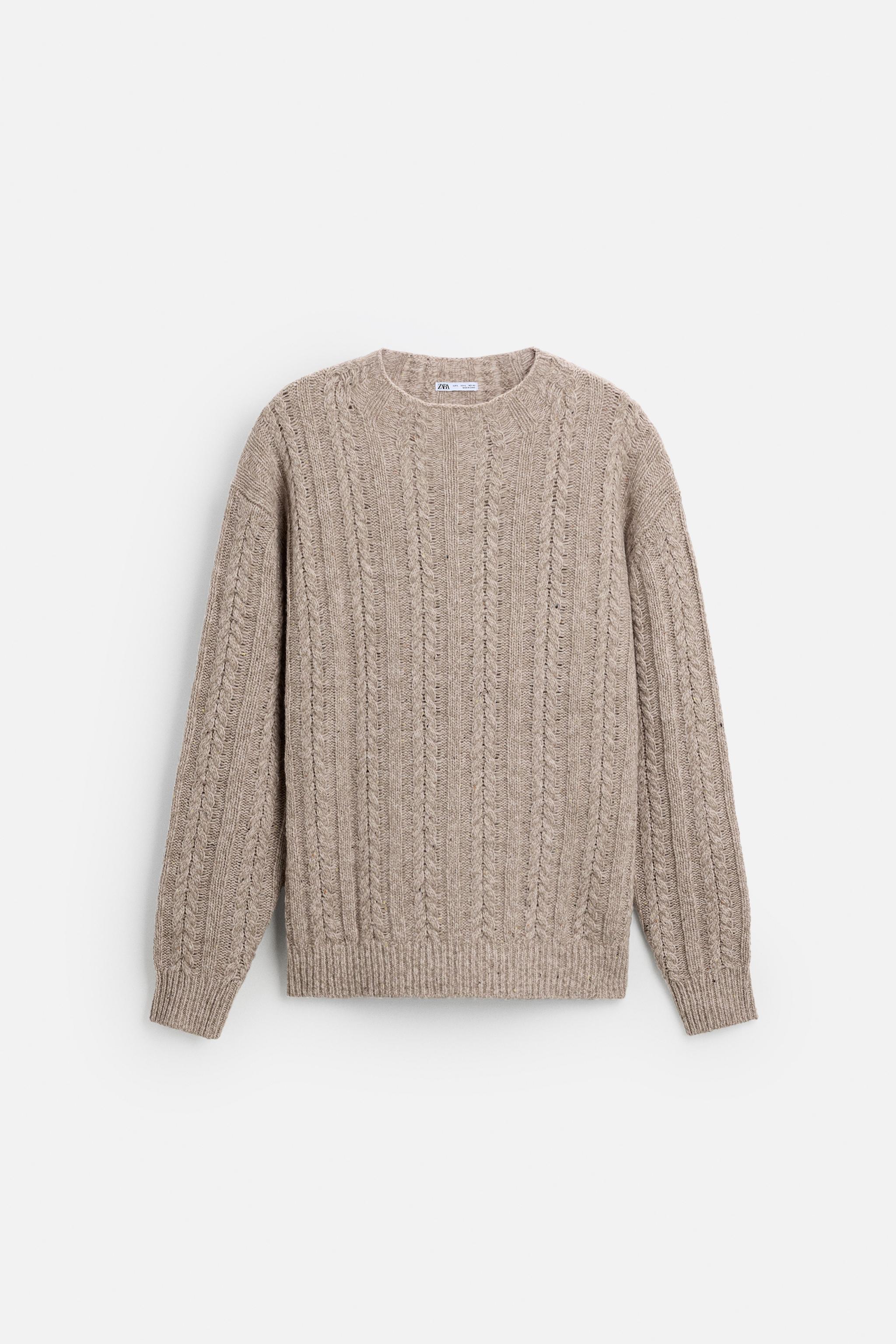 WOOL BLEND CABLE KNIT SWEATER Product Image