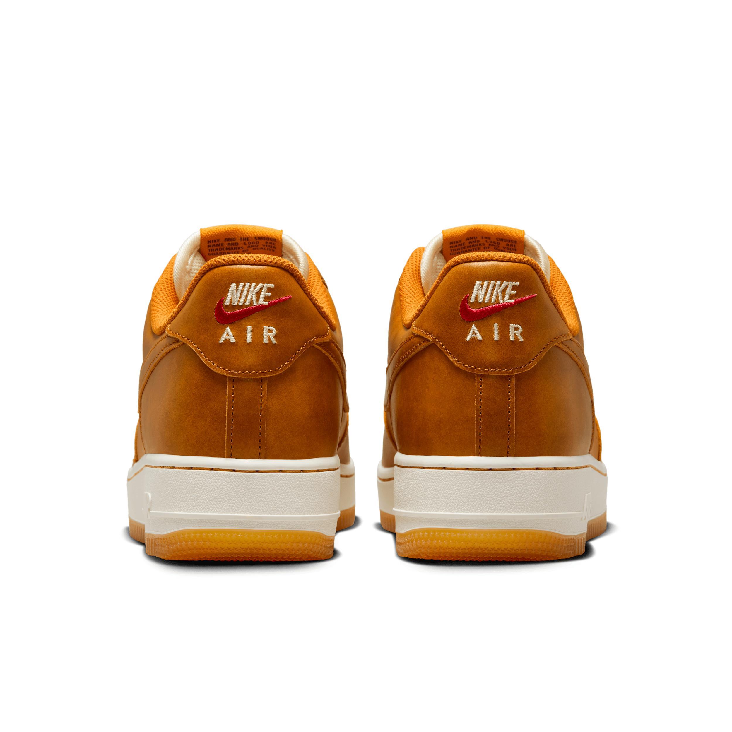 Nike Men's Air Force 1 '07 LV8 Shoes Product Image