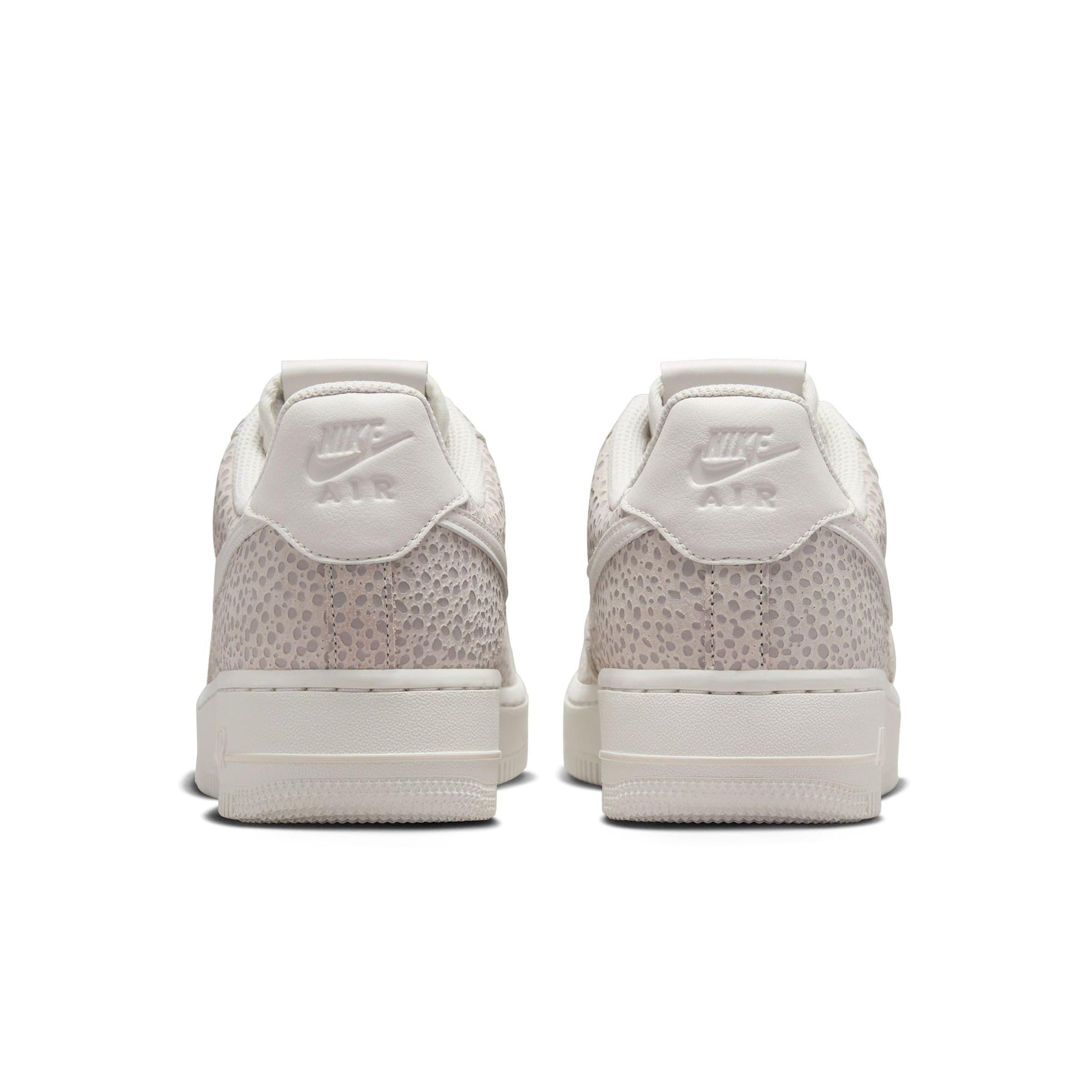 WOMEN'S AIR FORCE 1 '07 PRM Product Image