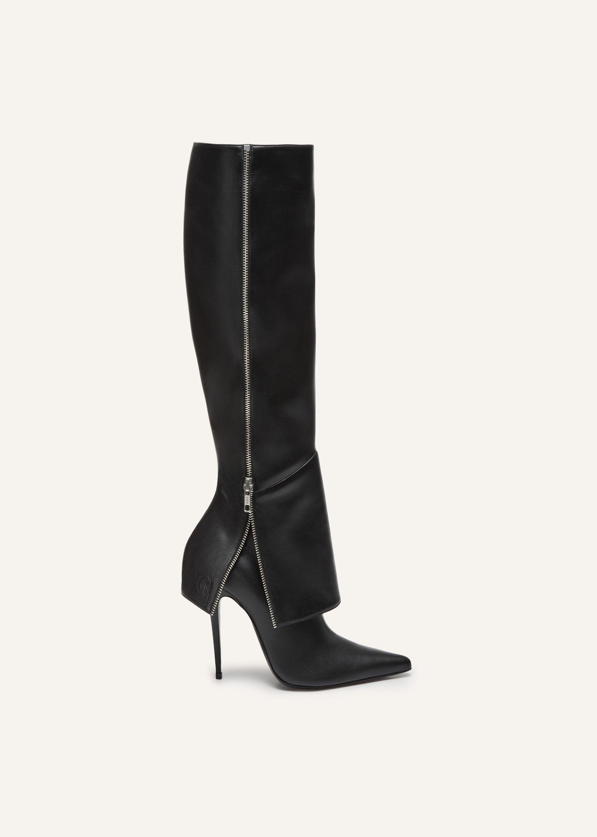 Exposed zipper boots in black leather Product Image