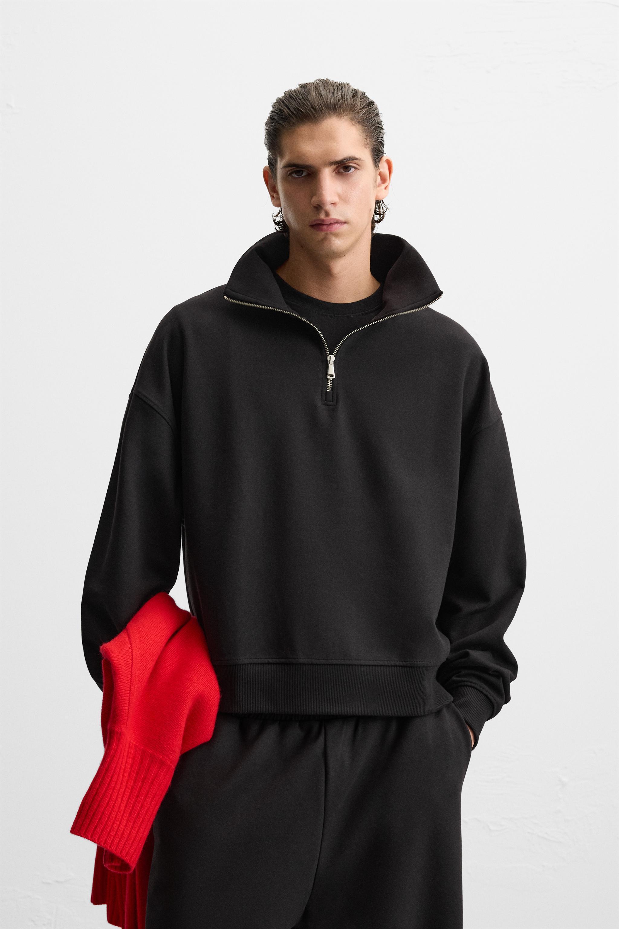 QUARTER ZIP TECHNICAL SWEATSHIRT Product Image