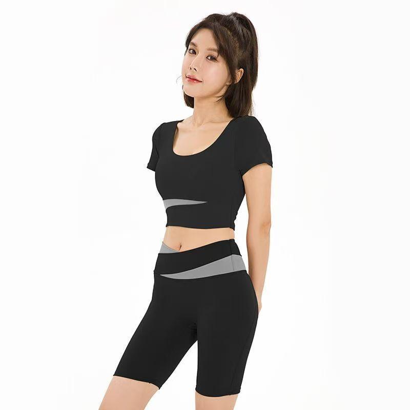 High Waist Two Tone Yoga Shorts Product Image