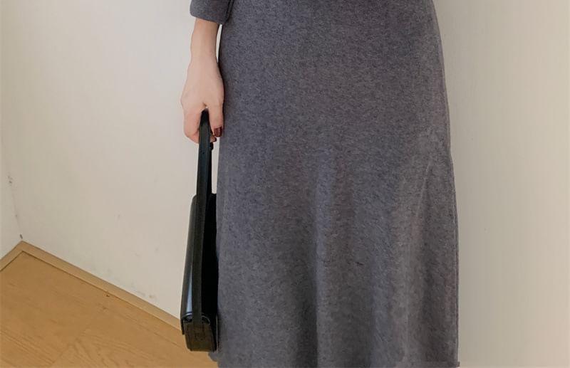 Long-Sleeve Scoop Neck Plain Midi A-Line Knit Dress Product Image