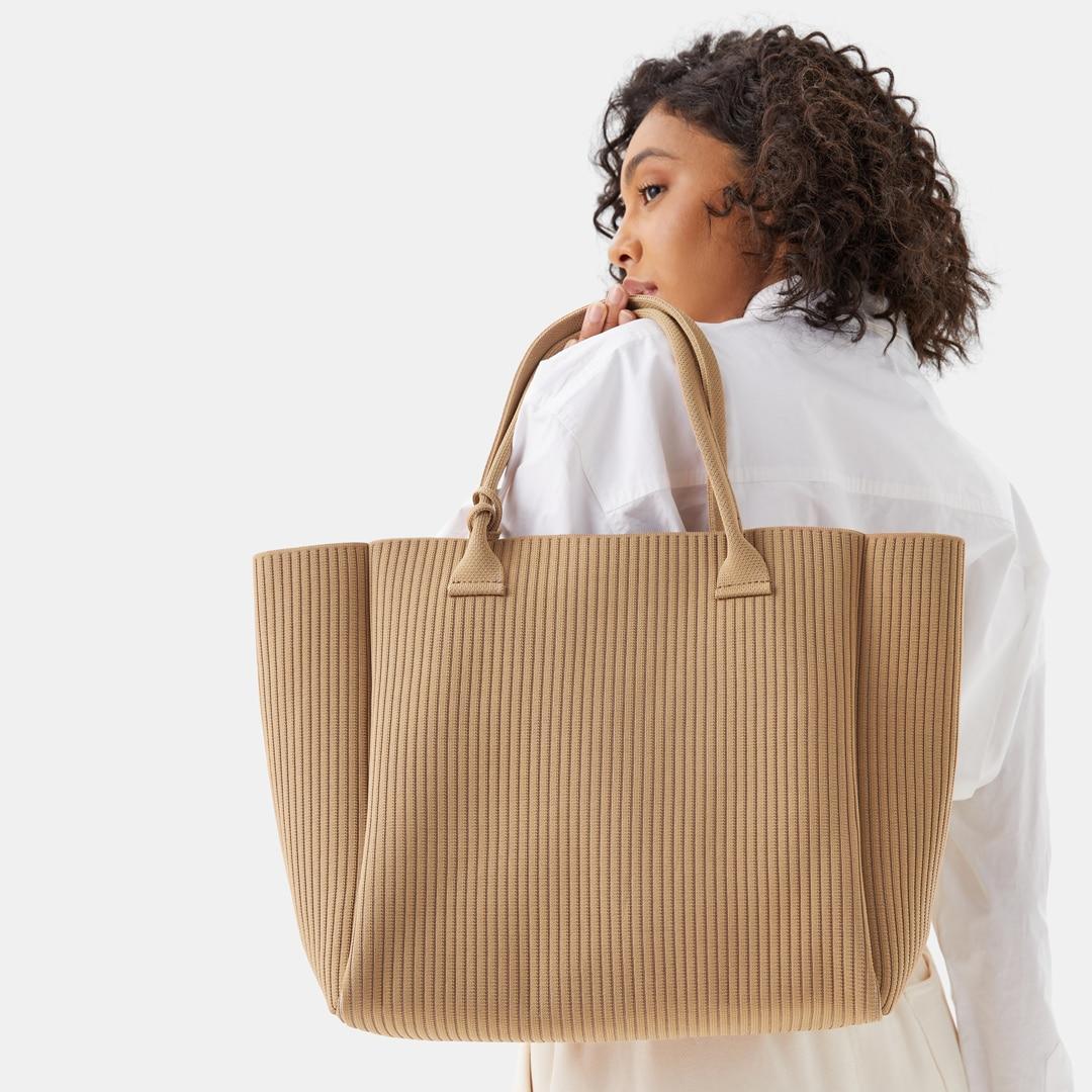 The Essential Tote (Maia) Product Image