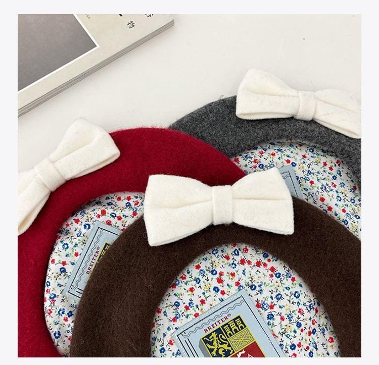 Bow Beret Hat Product Image