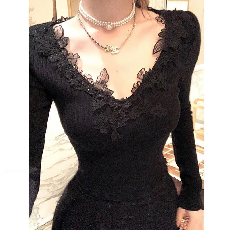 Long-Sleeve V-Neck Floral Embroidered Lettuce Edge Slim Fit Crop Knit Top Product Image