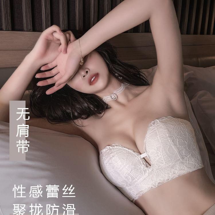 Set: Lace Trim Strapless Bra + Panties Product Image