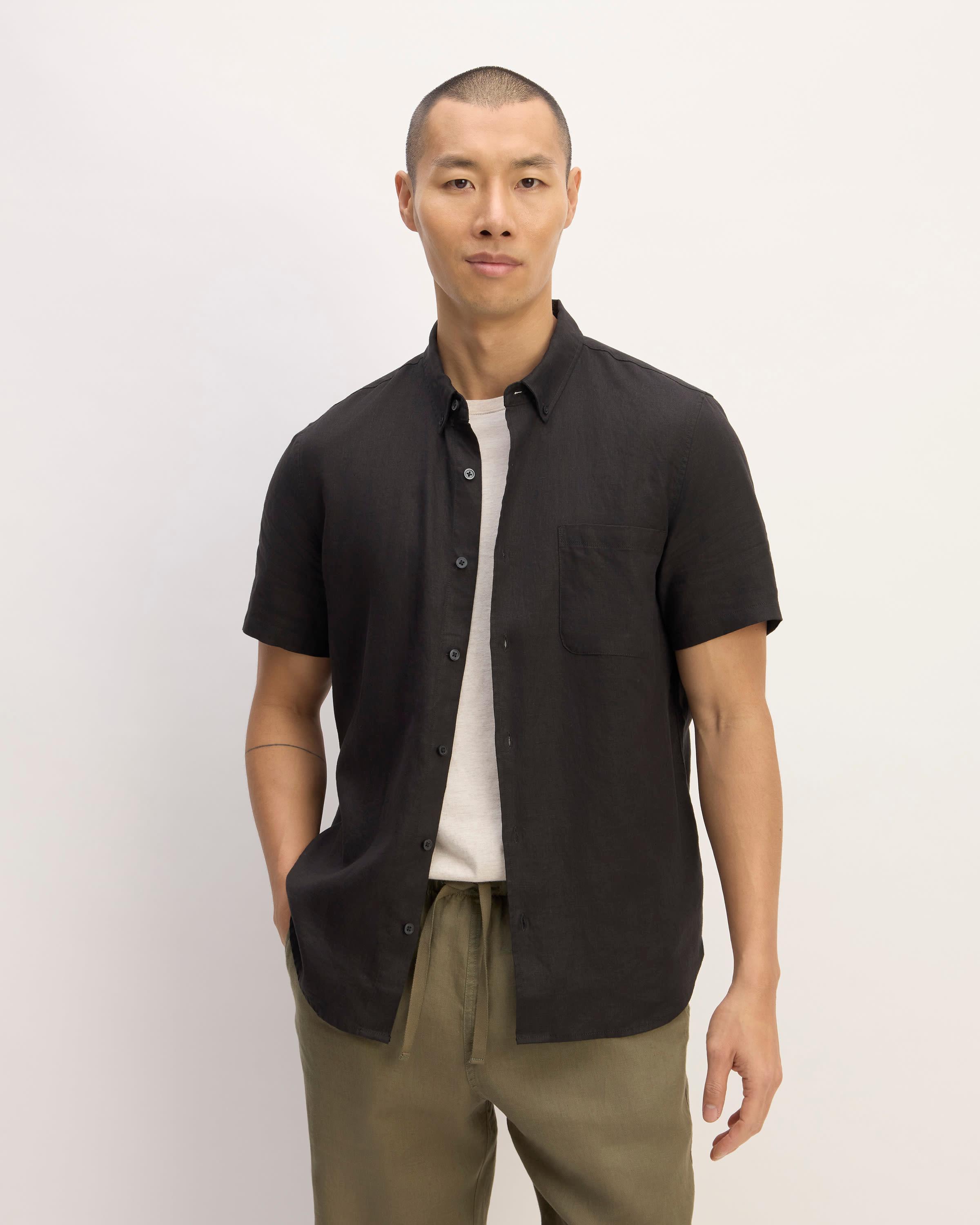 The Classic Short-Sleeve Shirt in Linen Product Image